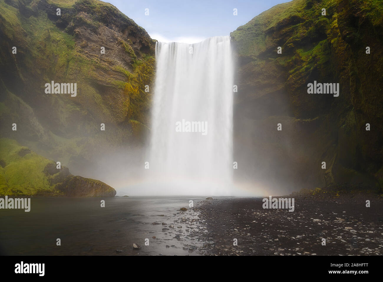 Dramatischen Blick auf den Wasserfall Skogafoss, Island Stockfoto