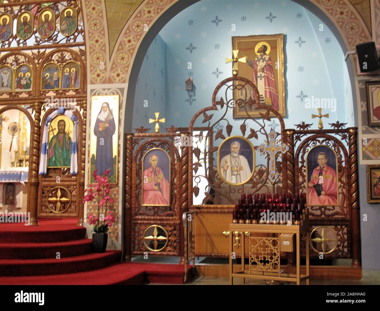Innenraum der Ukrainischen Katholischen Kirche Stockfoto