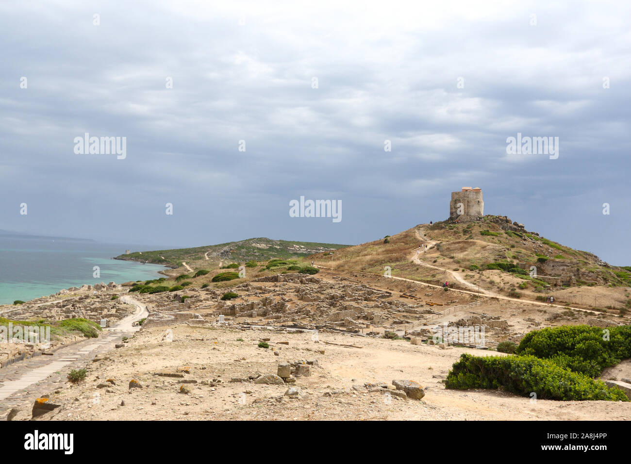 Alghero, Italien - 4. Juli 2011: die archäologische Stätte von Tharros in der Provinz von Oristano Stockfoto