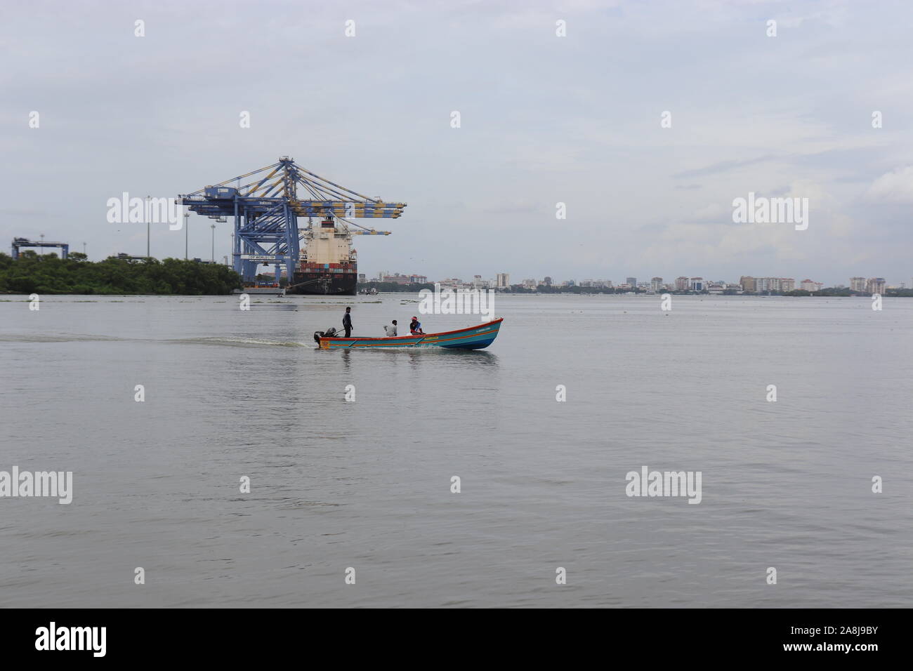Mit Blick auf die extremen Seite des Lebens gibt uns Schmerzen und der Blick über den Schmerz gibt uns Glück. Immer über ihre Augen schauen und die Größe der jeweiligen Glück..... Stockfoto