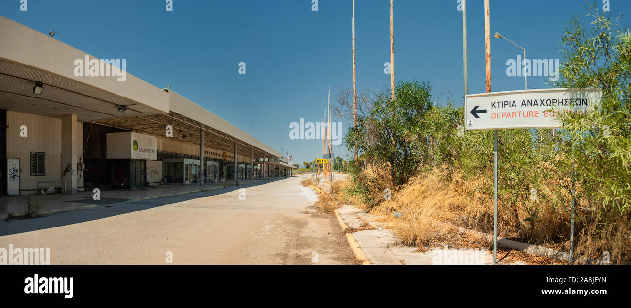 Eindrücke von der alten Ellinikon Flughafen Athen, im Jahr 2001 aufgegeben, nachdem die neuen internationalen Flughafen Athen Eleftherios Venizelos (ATH) für geöffnet Stockfoto