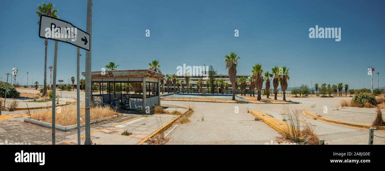 Eindrücke von der alten Ellinikon Flughafen Athen, im Jahr 2001 aufgegeben, nachdem die neuen internationalen Flughafen Athen Eleftherios Venizelos (ATH) für geöffnet Stockfoto