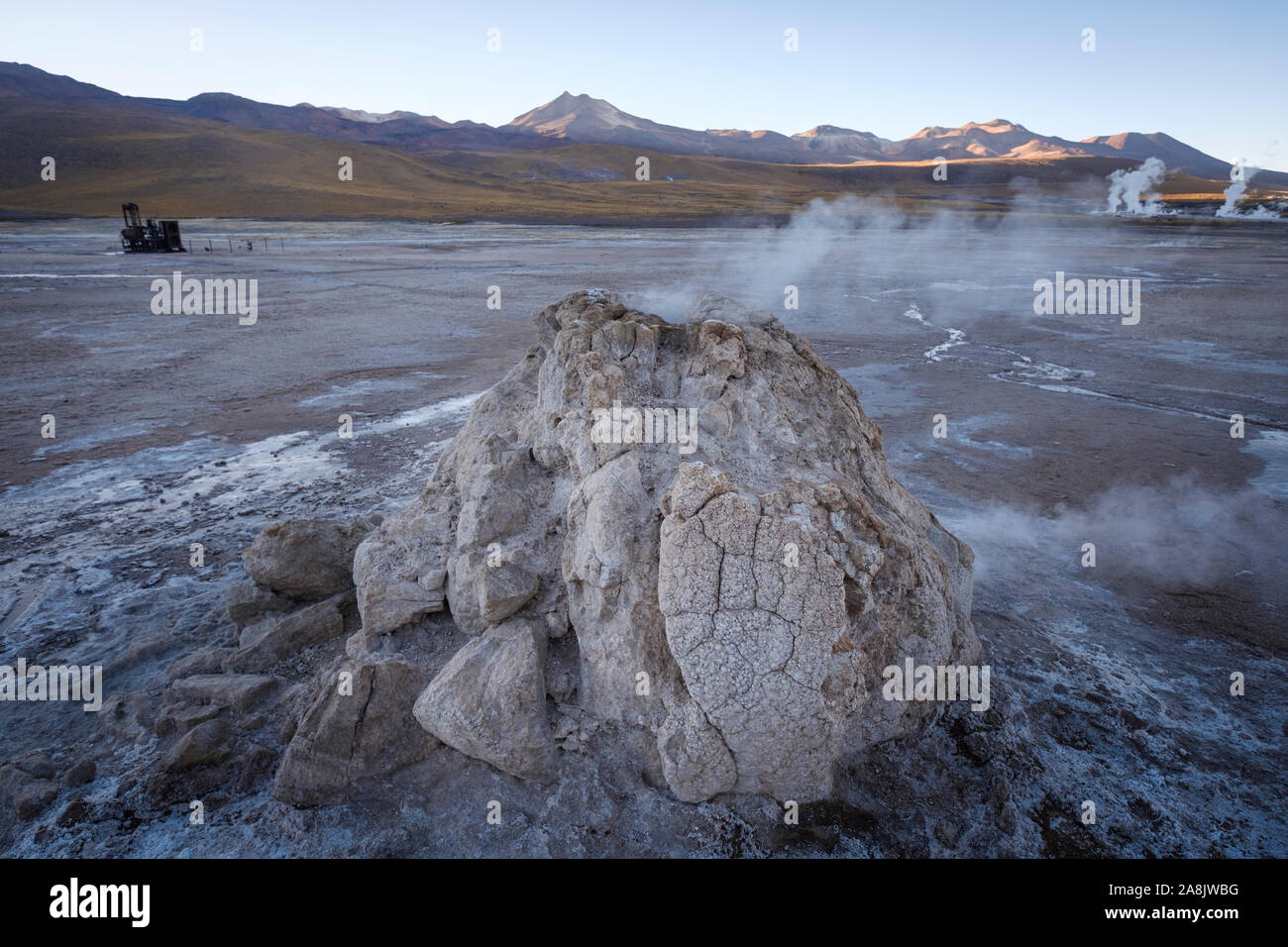 Fumarola von Dampf von El Tatio Geysir Feld im Norden Chiles Stockfoto