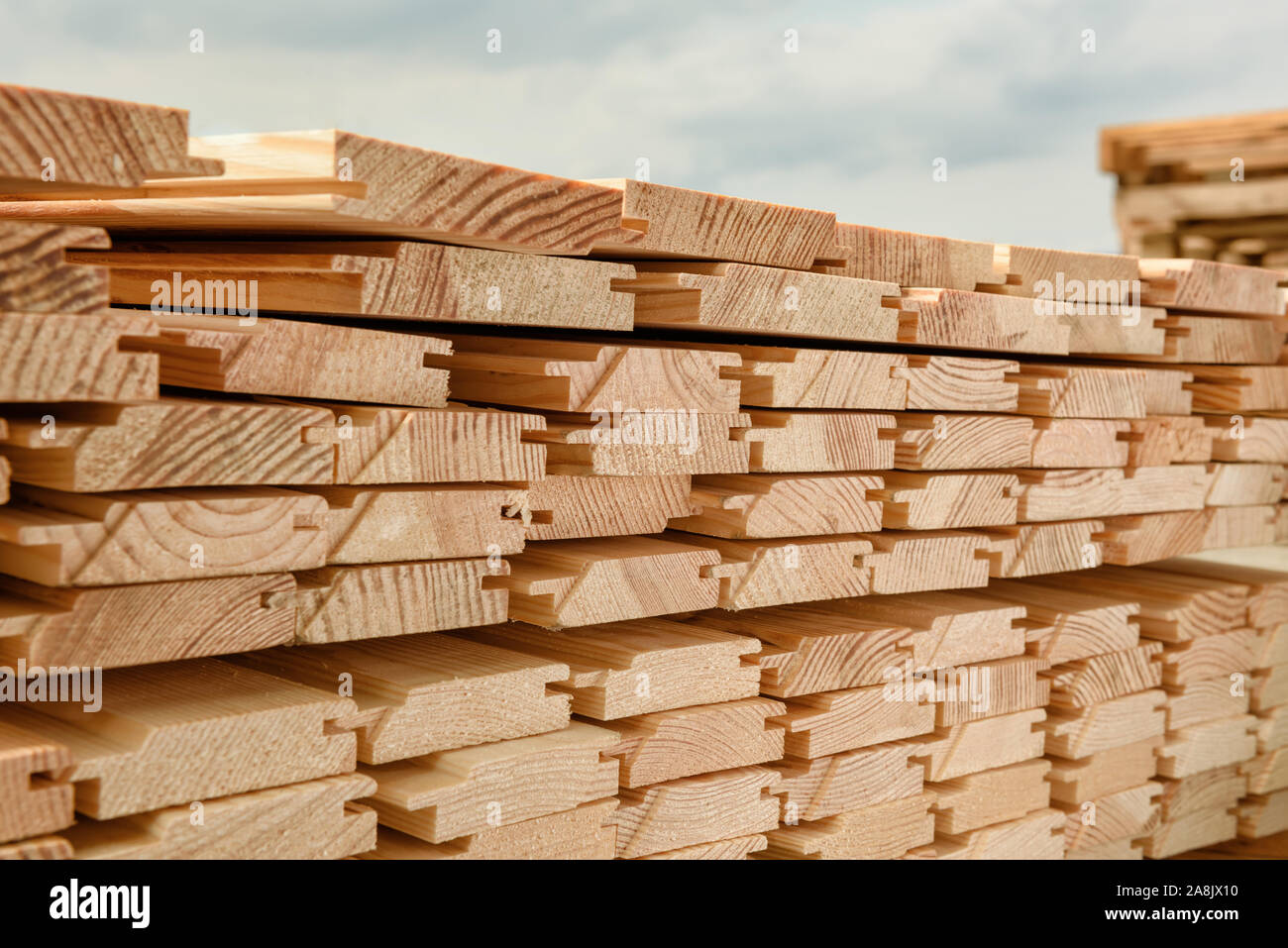 Ende der gestapelten Futter. Holz- struktur Nahaufnahme. Stockfoto