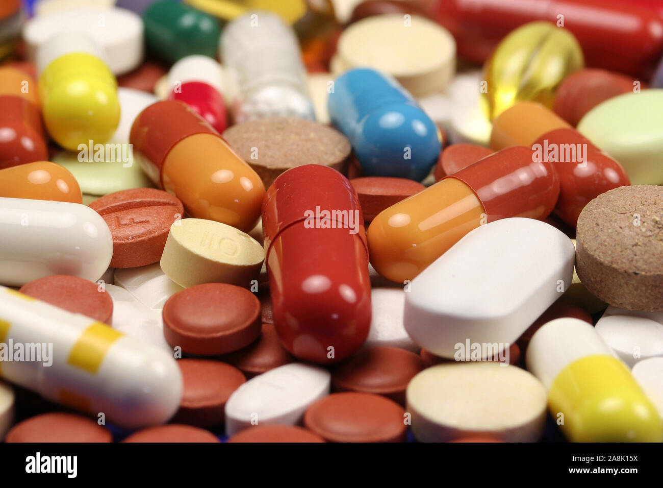 Bunte Tabletten, Sortiment, Medikamentenabhängig, Arzneimittel, Stockfoto
