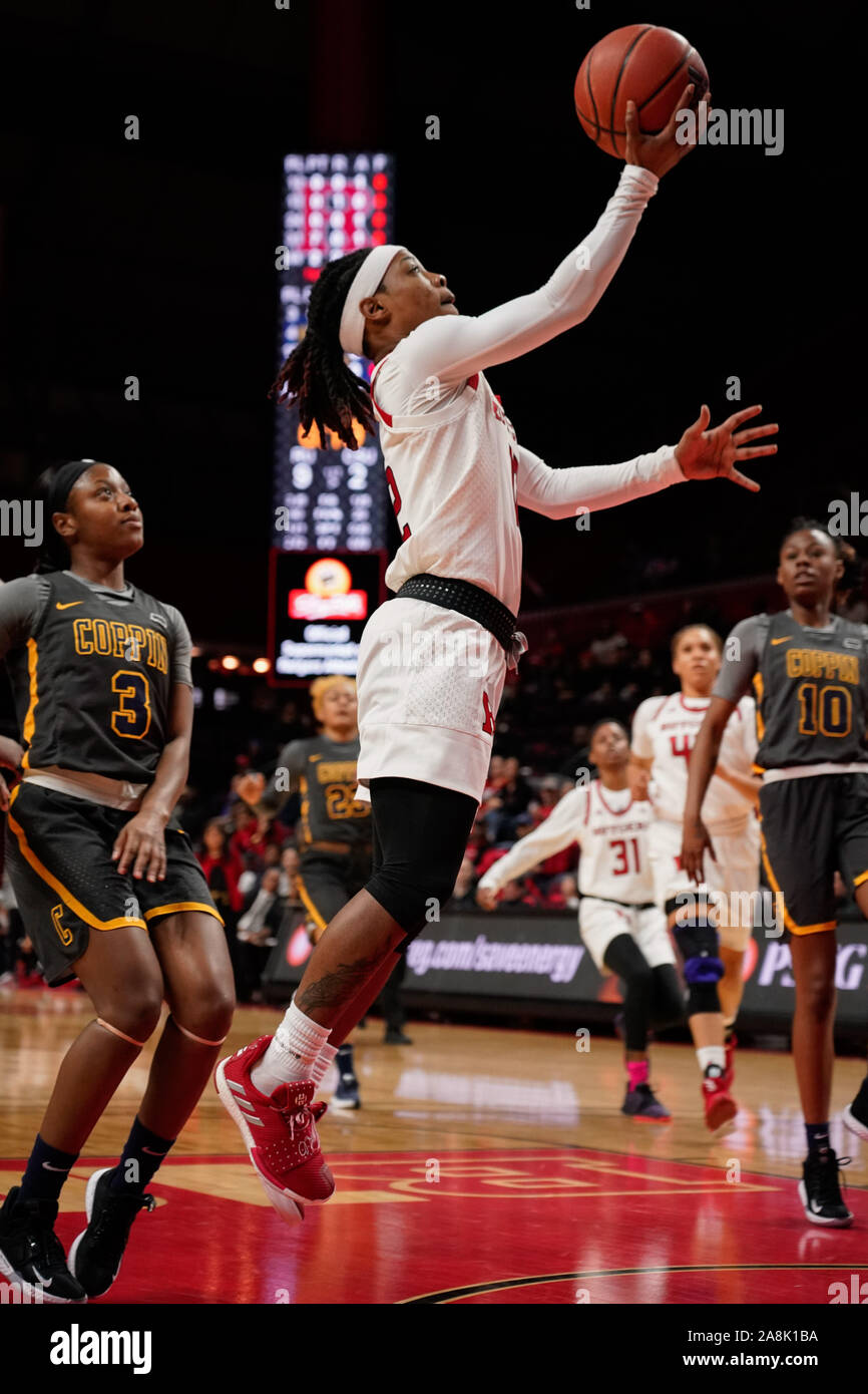 Piscataway, New Jersey, USA. 9 Nov, 2019. Rutgers Scarlet Knights guard KHADAIZHA SANDERS (12) Laufwerke an den Korb gegen die Coppin Zustand Adler an der Rutgers Athletic Center in Piscataway, New Jersey. Quelle: Joel Plummer/ZUMA Draht/Alamy leben Nachrichten Stockfoto