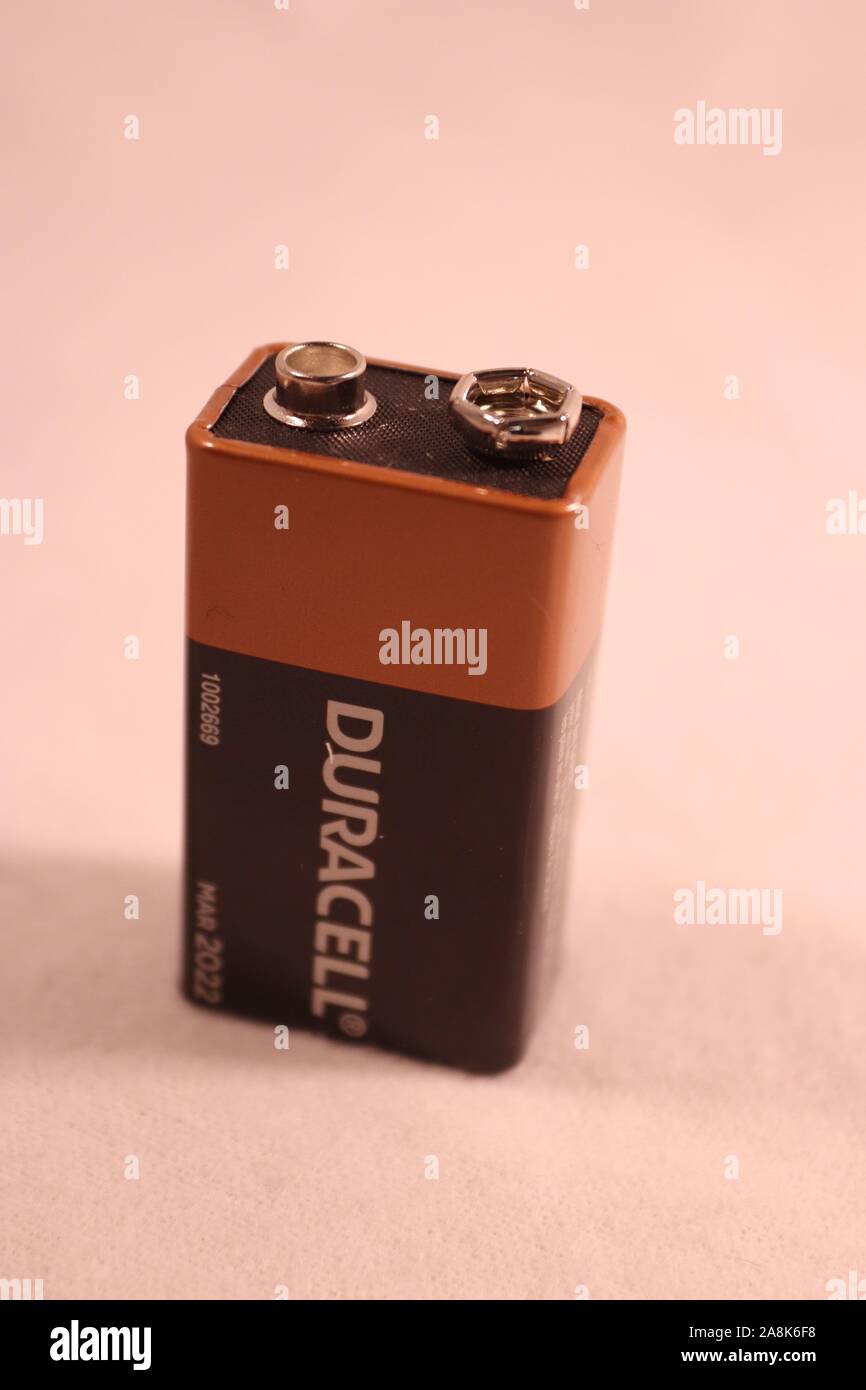 Ab Wann Ist Eine 9v Batterie Leer 9 volt battery -Fotos und -Bildmaterial in hoher Auflösung – Alamy