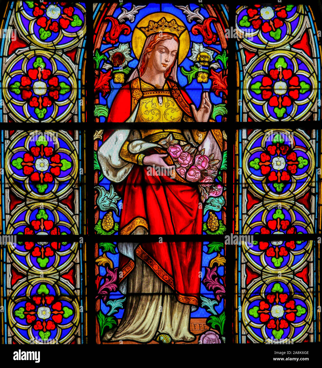 Glasmalereien in der Kirche von St. Martin in St Valery sur Somme, Frankreich, Darstellung der Heiligen Elisabeth Stockfoto