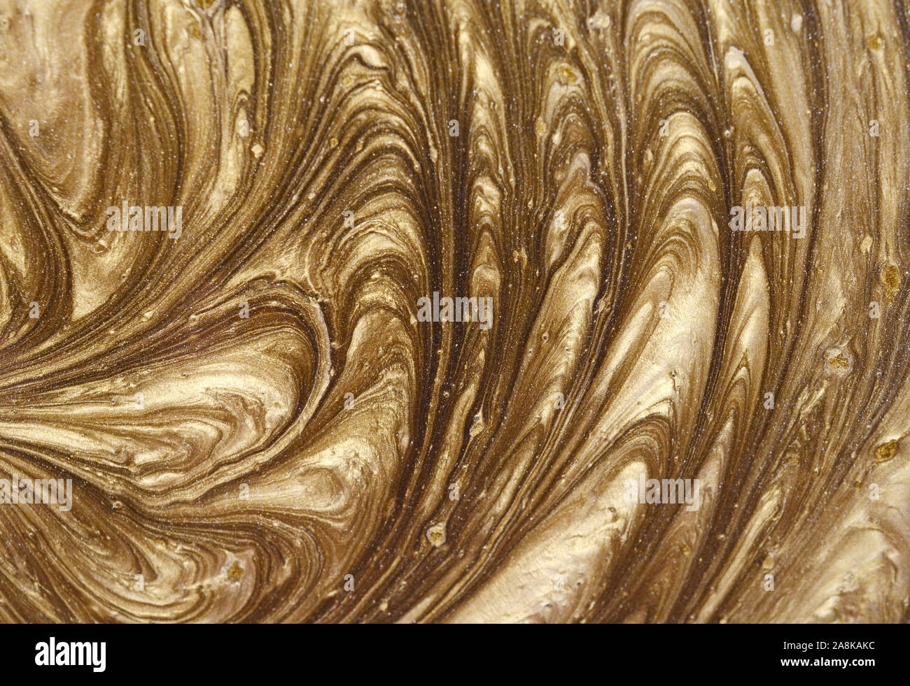 Gemalten Hintergrund. Abstrakte emotionale Art Golden flüssige Acrylfarben Stockfoto