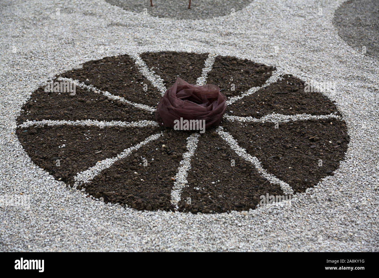 Garten-Design, mit harten Landschaftsbau, mit Gestaltung, Pflasterung, Felsen und Kieselsteine Stockfoto