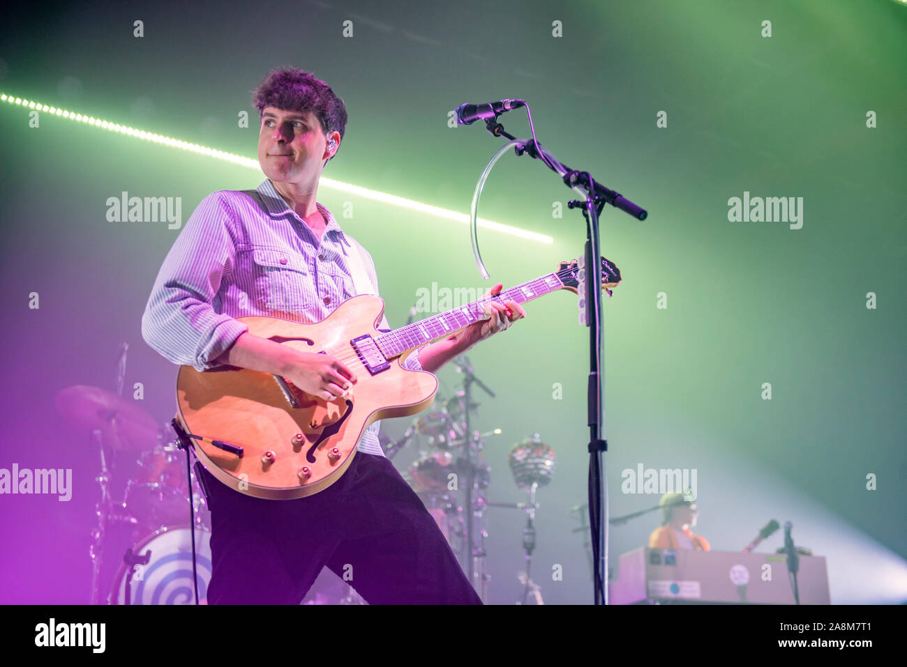 Manchester, Großbritannien. 09. November 2019. Ezra Koenig, Chris Baio und Christopher Tomson der Band Vampire Wochenende durchführen, die 2. von 2 ausverkaufte Shows in Manchester, O2 Victoria Warehouse auf ihren "Vater der Braut" UK Tour Manchester 2019-11-09. Credit: Gary Mather/Alamy leben Nachrichten Stockfoto