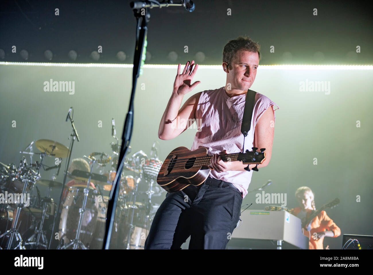 Manchester, Großbritannien. 09. November 2019. Ezra Koenig, Chris Baio und Christopher Tomson der Band Vampire Wochenende durchführen, die 2. von 2 ausverkaufte Shows in Manchester, O2 Victoria Warehouse auf ihren "Vater der Braut" UK Tour Manchester 2019-11-09. Credit: Gary Mather/Alamy leben Nachrichten Stockfoto