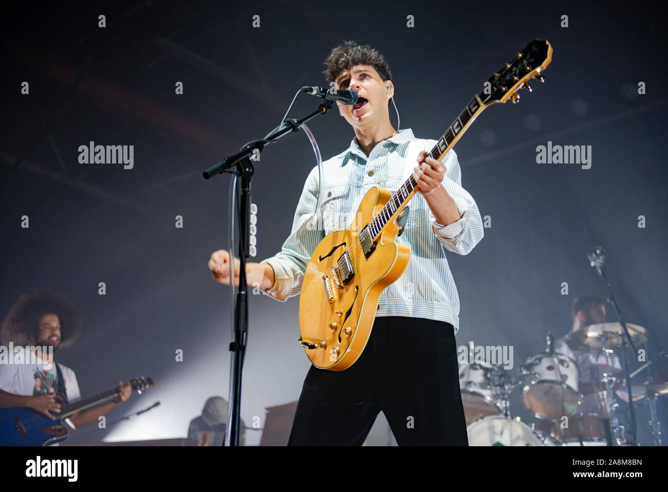 Manchester, Großbritannien. 09. November 2019. Ezra Koenig, Chris Baio und Christopher Tomson der Band Vampire Wochenende durchführen, die 2. von 2 ausverkaufte Shows in Manchester, O2 Victoria Warehouse auf ihren "Vater der Braut" UK Tour Manchester 2019-11-09. Credit: Gary Mather/Alamy leben Nachrichten Stockfoto