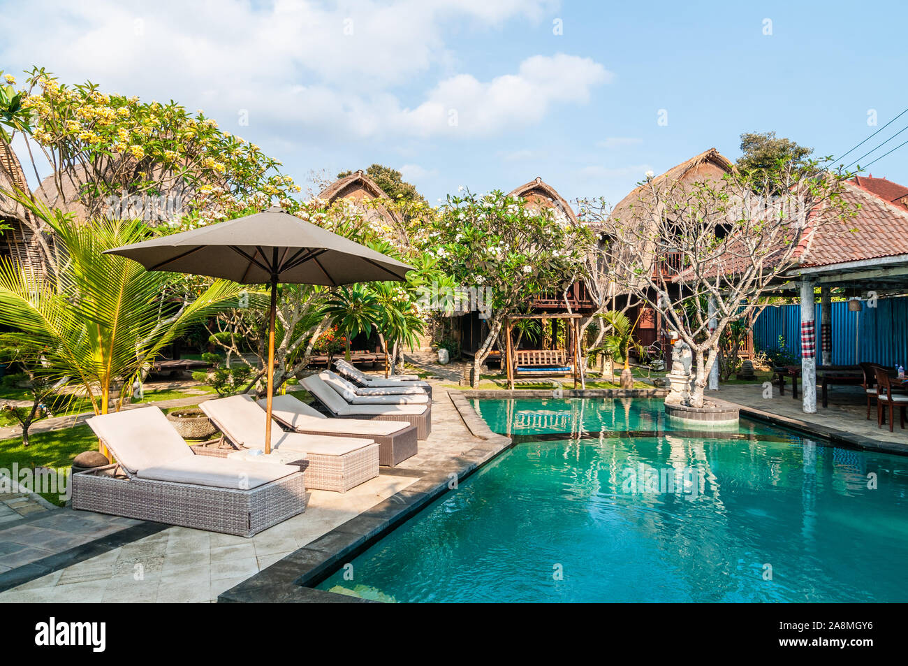 Resort exerior Aussicht, Pool, Bungalow Stockfoto