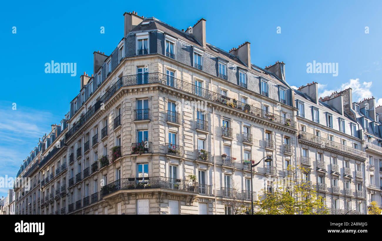 Paris, typischen Gebäude im Pariser Fassade und Fenster Boulevard Beaumarchais Stockfoto