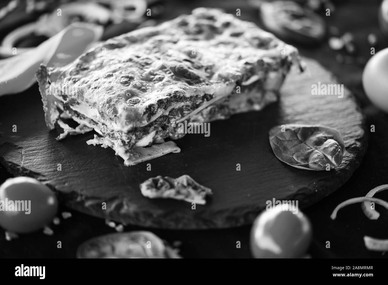 Köstliche hausgemachte Lasagne - mit frischen Zutaten nach einer traditionellen italienischen Quittung Stockfoto