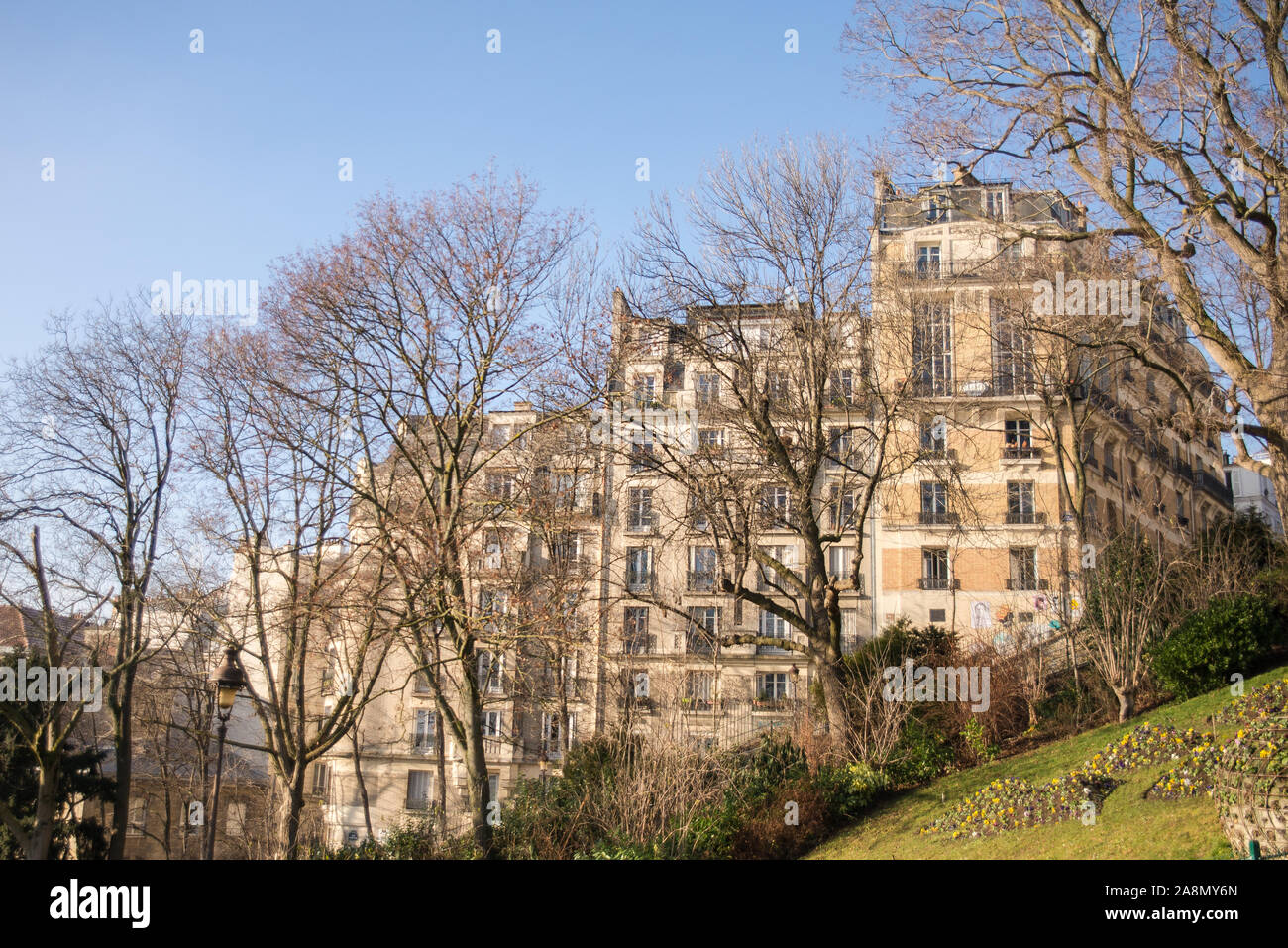 Paris, Montmartre, Gebäudefassaden auf dem Hügel Stockfoto