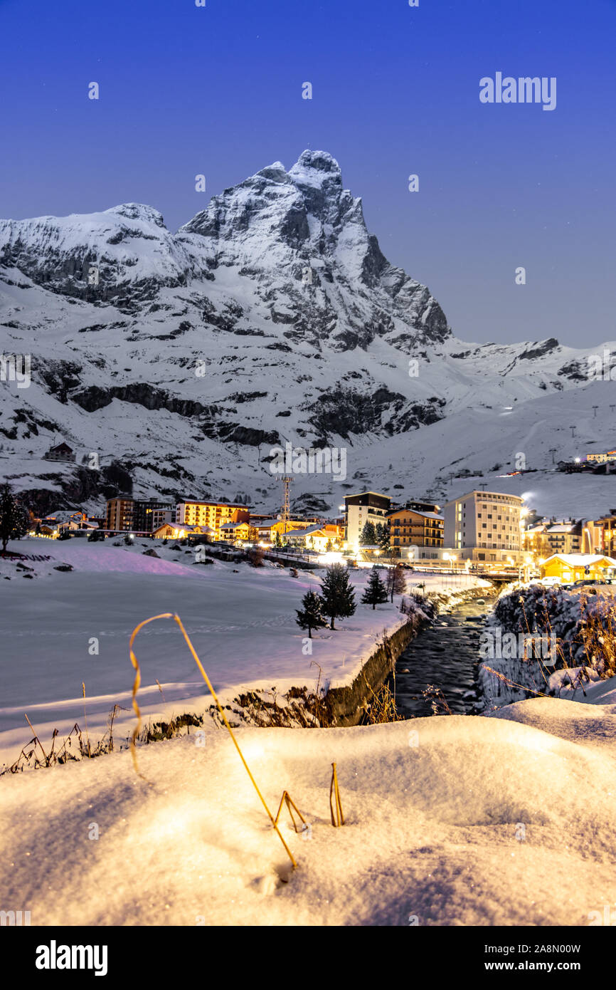 Breuil Cervinia Valle d'Aosta Valley Ski Resort Winter Schnee Bericht November 2019 Wintersport Tourismus Snowsports Berg Mont Cervin Cervino Matterho Stockfoto