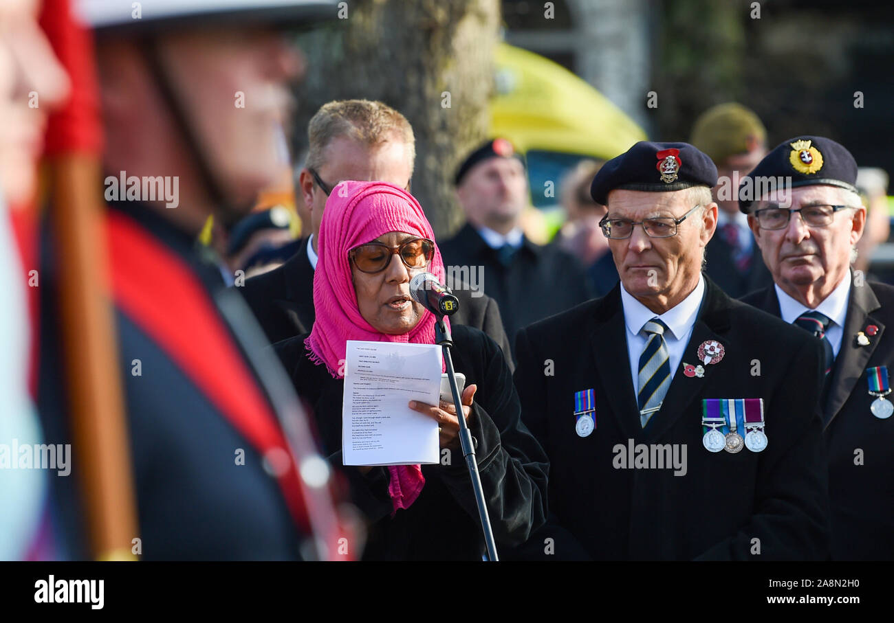 Brighton UK 10. November 2019 - Tausende an der Trauerfeier am Brighton War Memorial statt mit einer Parade und Kranzniederlegung Zeremonie nehmen: Credit Simon Dack/Alamy leben Nachrichten Stockfoto