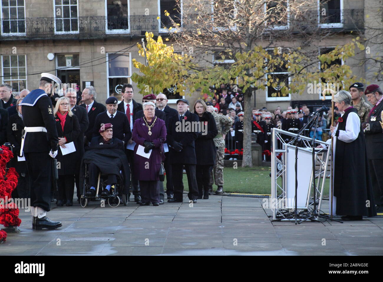 Newcastle upon Tyne, Großbritannien, 10. November 2019, Veteranen, Truppen, Band der Königlichen Regiment Füsiliere, Bischof von Newcastle in Erinnerung Sonntag Parade & Kranzniederlegung am Kriegerdenkmal alte Eldon Square, Kredit: David Whinham/Alamy leben Nachrichten Stockfoto