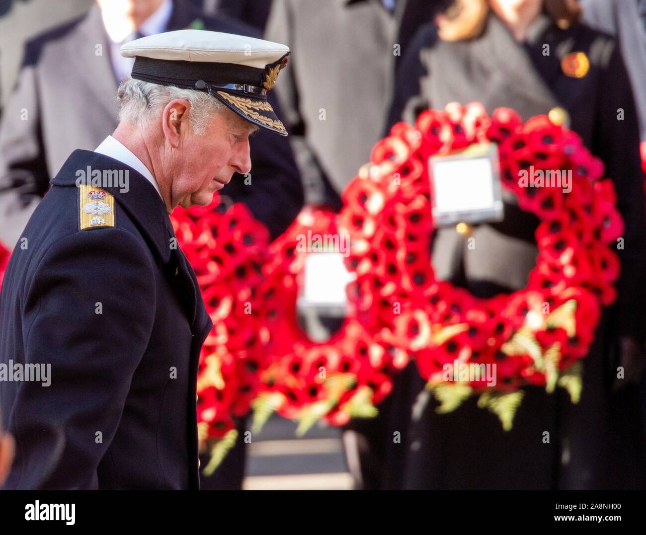 London, Großbritannien. 10 Nov, 2019. Prinz Charles bei der Kranzniederlegung im Whitehall in Londen, am 10. November 2019, anlässlich des nationalen Service der Erinnerung an der CenotaphPhoto: Albert Nieboer/Niederlande/Point de Vue | Quelle: dpa Picture alliance/Alamy leben Nachrichten Stockfoto