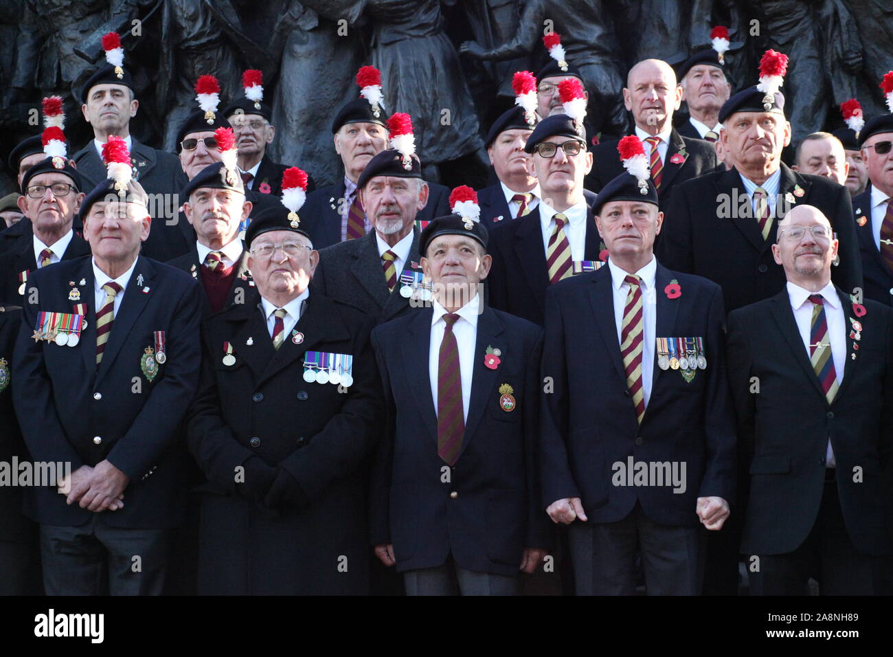 Newcastle upon Tyne, Großbritannien, 10. November 2019, Veteranen, Truppen, Band der Königlichen Regiment Füsiliere, Bischof von Newcastle in Erinnerung Sonntag Parade & Kranzniederlegung am Kriegerdenkmal alte Eldon Square, Kredit: David Whinham/Alamy leben Nachrichten Stockfoto