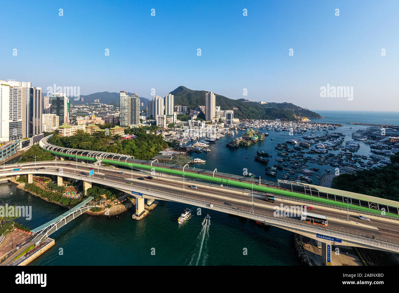 Luftaufnahme von Aberdeen Typhoon Shelter und Ap Lei Chau, Hong Kong Stockfoto