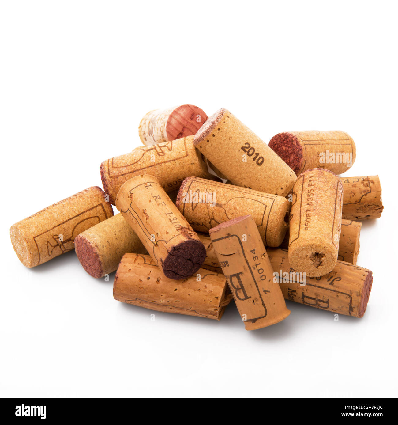 Weinkorken auf weißem Hintergrund Stockfoto