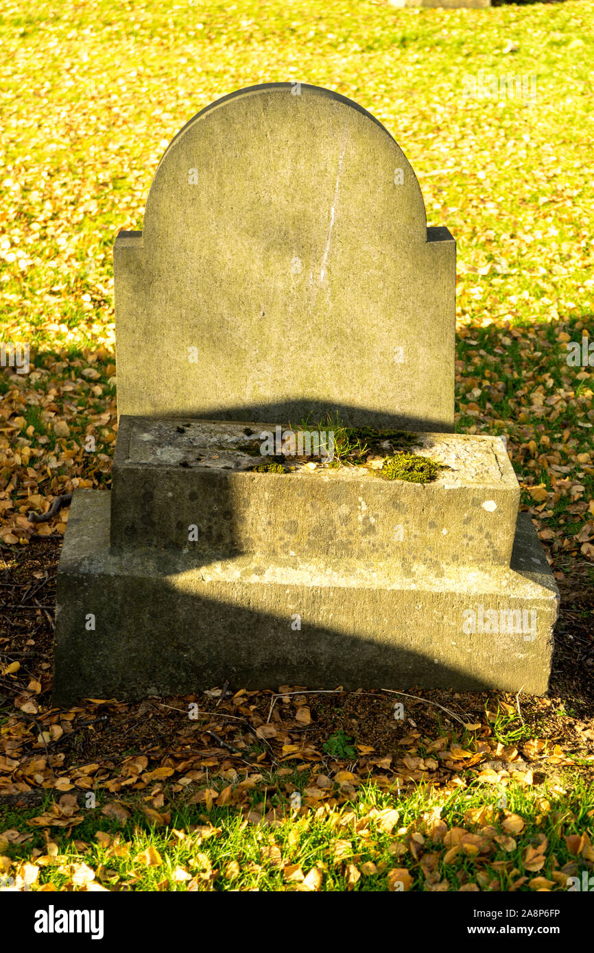 Leerer Grabstein Stockfotos Und Bilder Kaufen Alamy