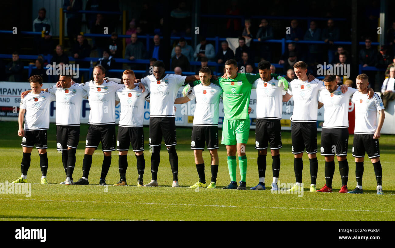 DOVER, Großbritannien. NOVEMBER 10 Dover athletische Mannschaft vor dem Kick-Off im FA Cup in die erste Runde zwischen Dover athletischen und Southend United bei Krabbe Stockfoto