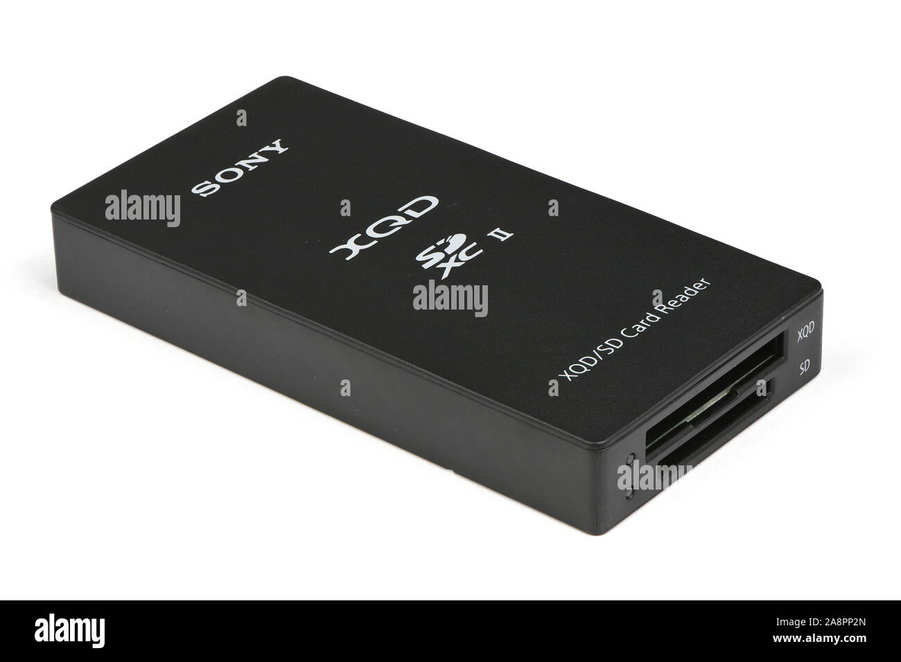 Winniza, Ukraine - 9 November, 2019: Ein Editorial der Foto aus einem Studio Shot: MRW-E90/BC2Sony XQD/SD-Kartenleser USB3.0 PRODUKT HIGHLIGHTS USB 3. Stockfoto