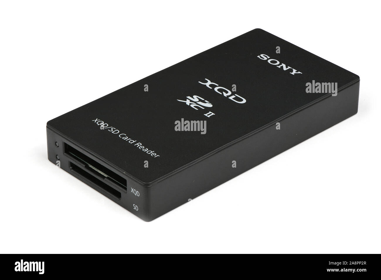 Winniza, Ukraine - 9 November, 2019: Ein Editorial der Foto aus einem Studio Shot: MRW-E90/BC2Sony XQD/SD-Kartenleser USB3.0 PRODUKT HIGHLIGHTS USB 3. Stockfoto