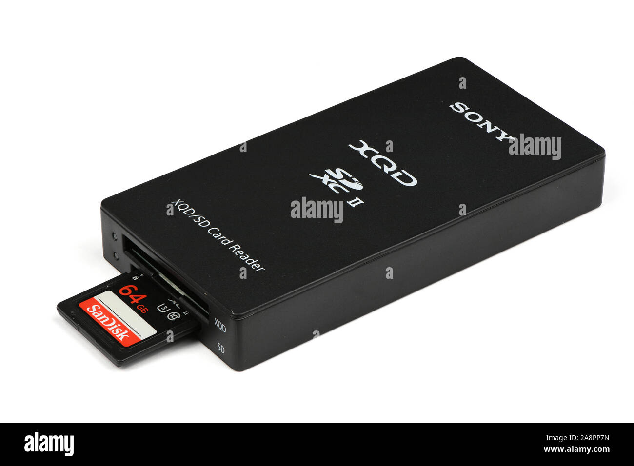 Winniza, Ukraine - 9 November, 2019: Ein Editorial der Foto aus einem Studio Shot: MRW-E90/BC2Sony XQD/SD-Kartenleser USB3.0 PRODUKT HIGHLIGHTS USB 3. Stockfoto
