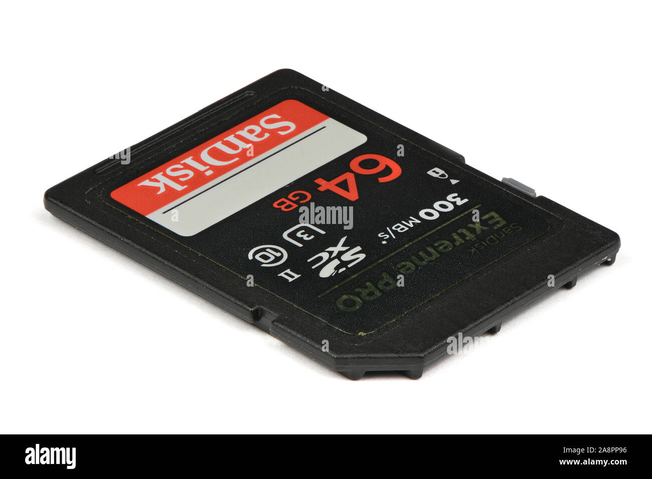 Winniza, Ukraine - 9 November, 2019: Ein Editorial der Foto aus einem Studio Shot: Moderne professionelle Sony 64 GB Speicherkarte XQD Serie G 400 MB/s Memor Stockfoto