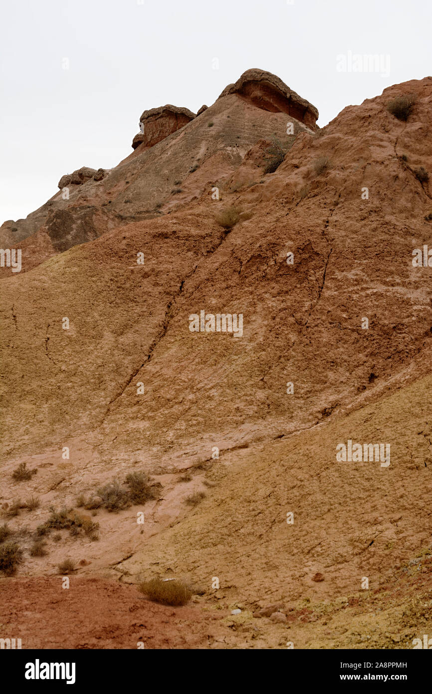 Bunte Hügellandschaft am Danxia Geopark, Gansu, China Stockfoto