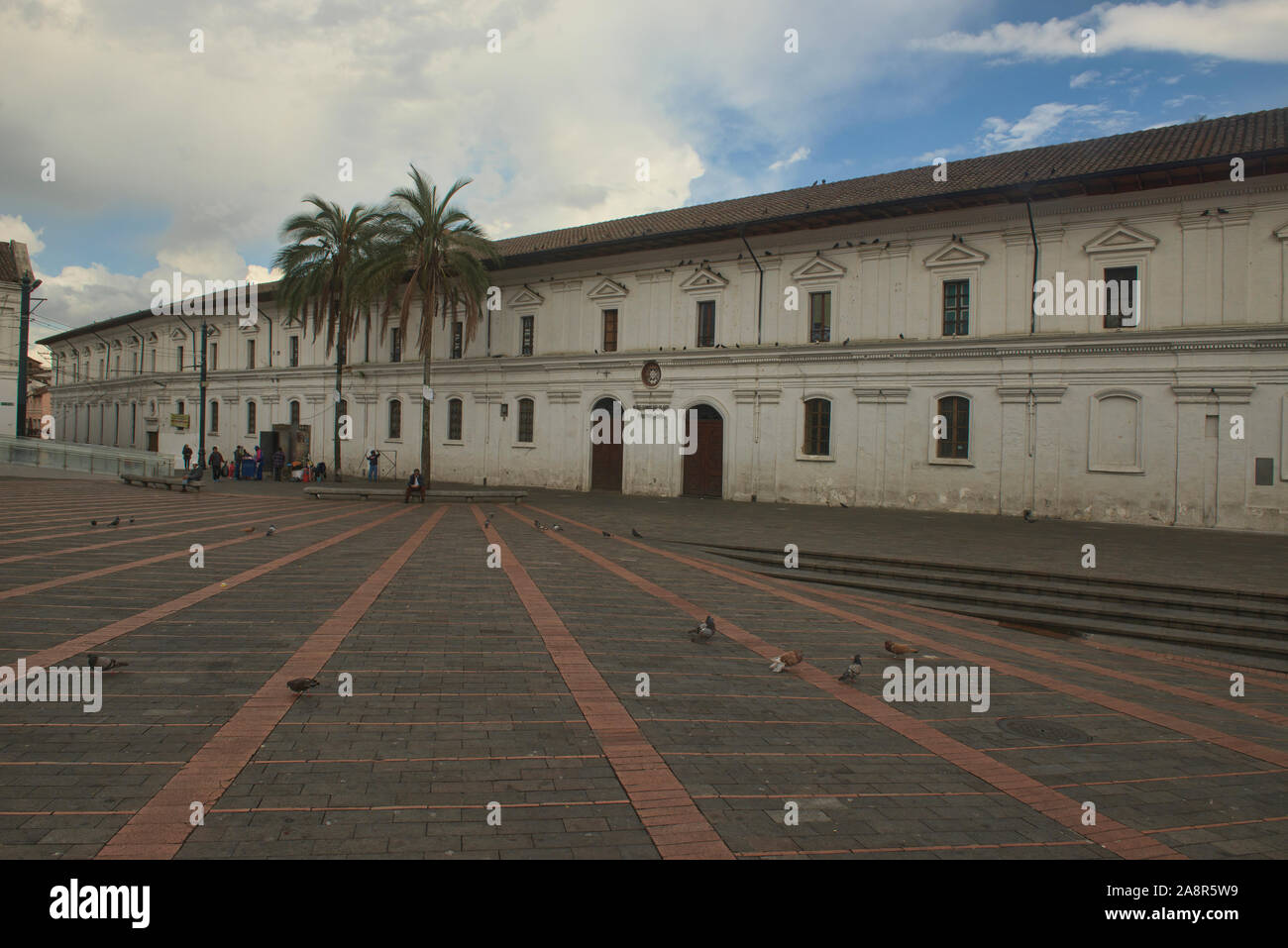 Kirche von Santo Domingo und Plaza in der historischen Altstadt von Quito, Ecuador Stockfoto