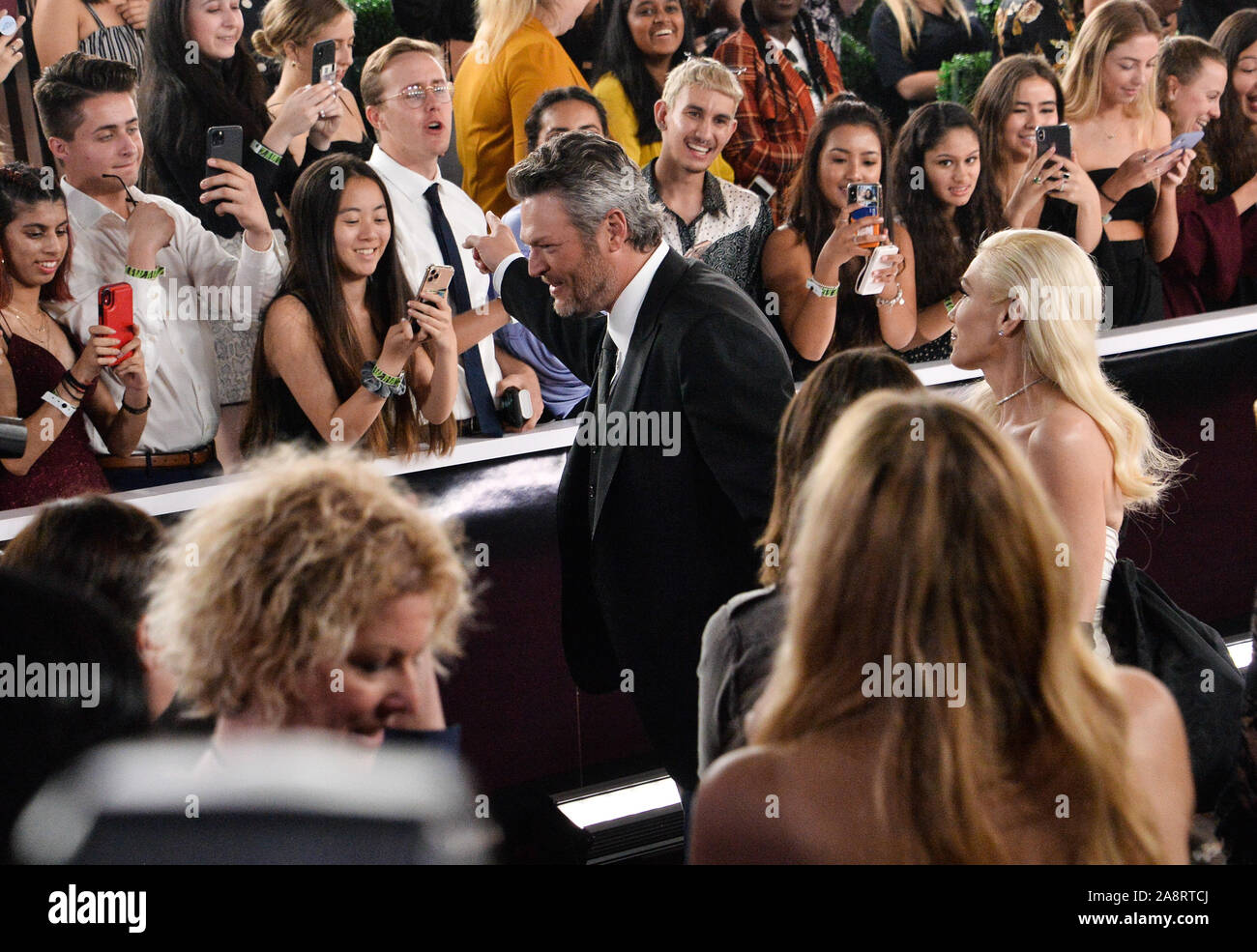 Santa Monica, USA. 10 Nov, 2019. Musiker Blake Shelton und Gwen Stefani kommen für die 45. jährlichen E! Der Menschen Choice Awards am Barker Hangar in Santa Monica, Kalifornien am Sonntag, 10. November 2019. Foto von Jim Ruymen/UPI Quelle: UPI/Alamy leben Nachrichten Stockfoto