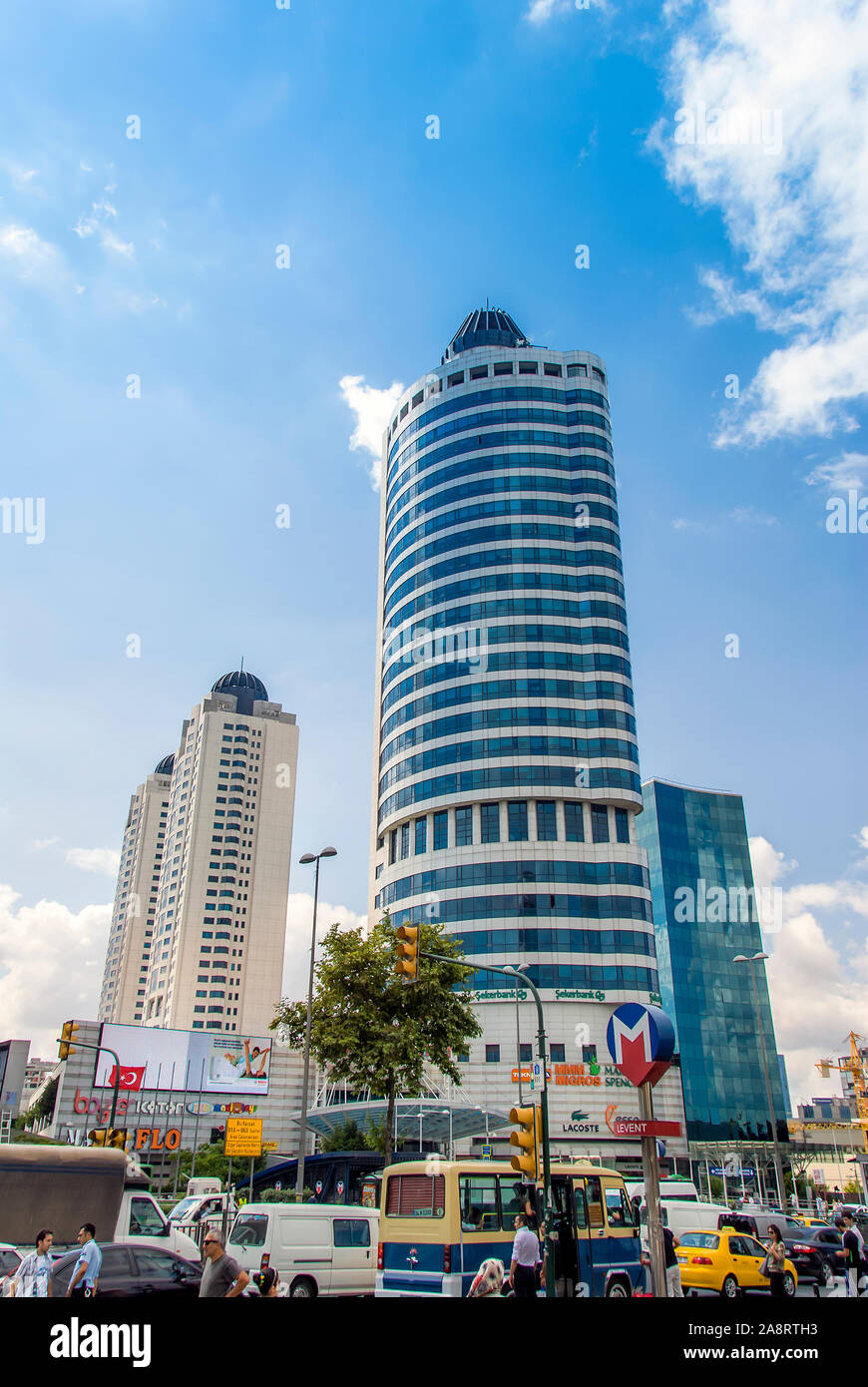 Istanbul, Türkei, 10. August 2011: metrocity Avm Mall, Levent, Besiktas Bezirk. Stockfoto
