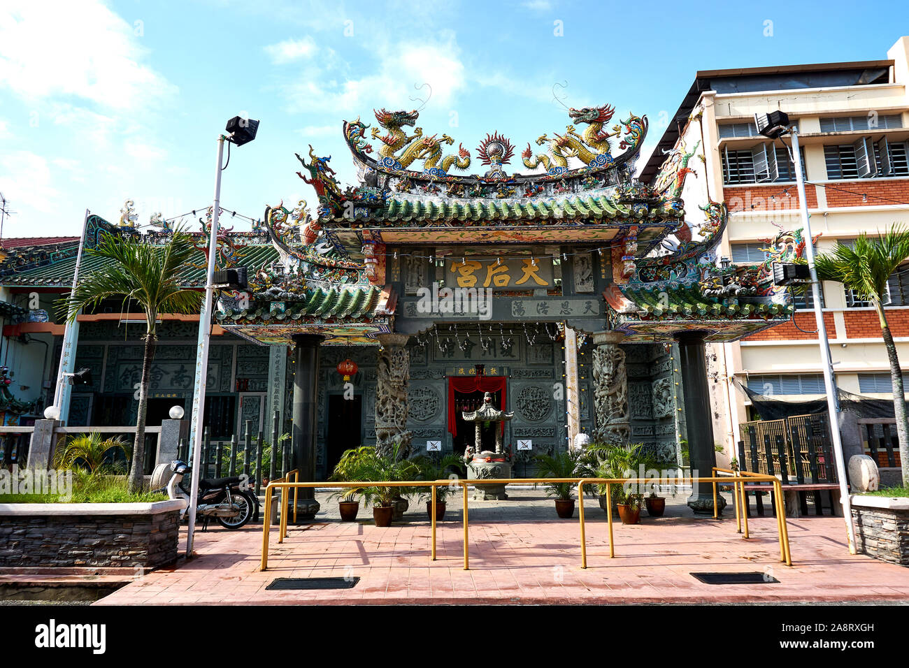 PENANG, MALAYSIA - Oktober 01.2019: Tempel in Georgetown Heritage Zone in Penang Stockfoto