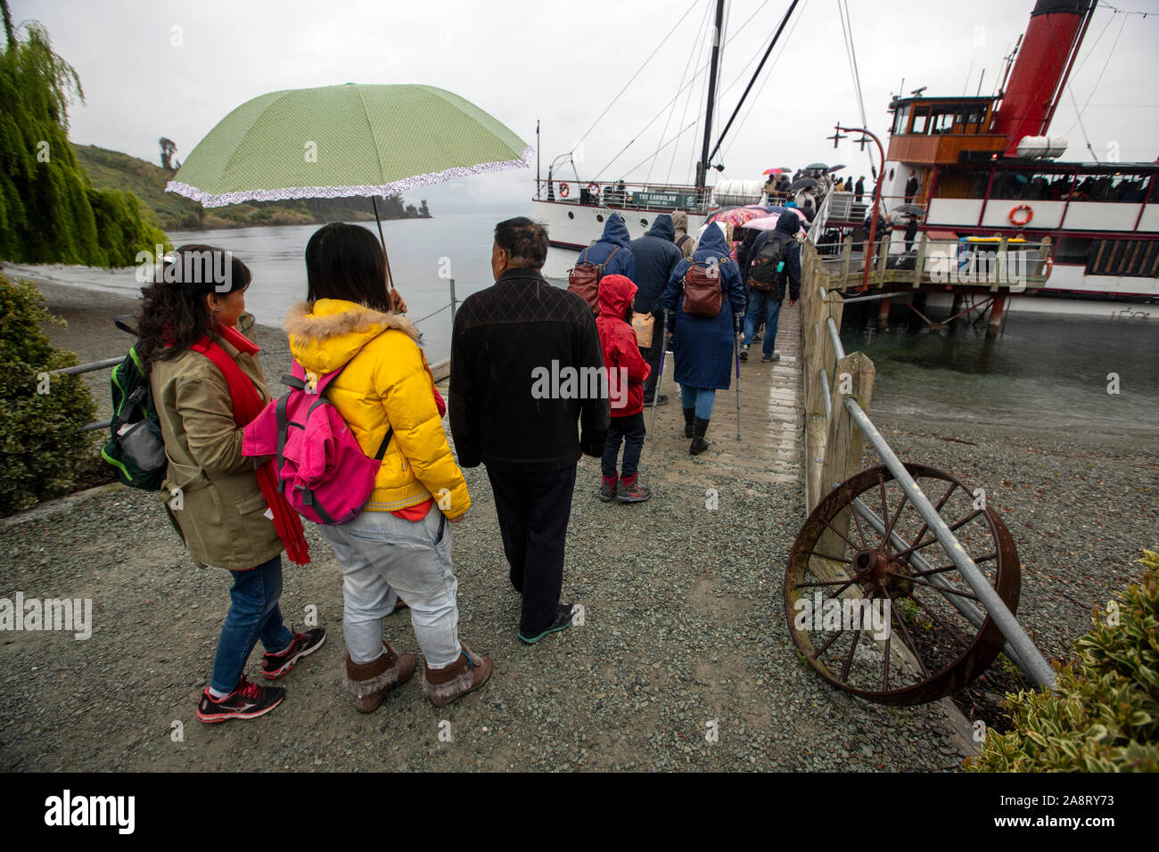 Bild von Tim Manschette - 9. Oktober 2019 - Dampfschiff TSS Earnslaw, See Waktipu, Queenstown, Neuseeland Stockfoto