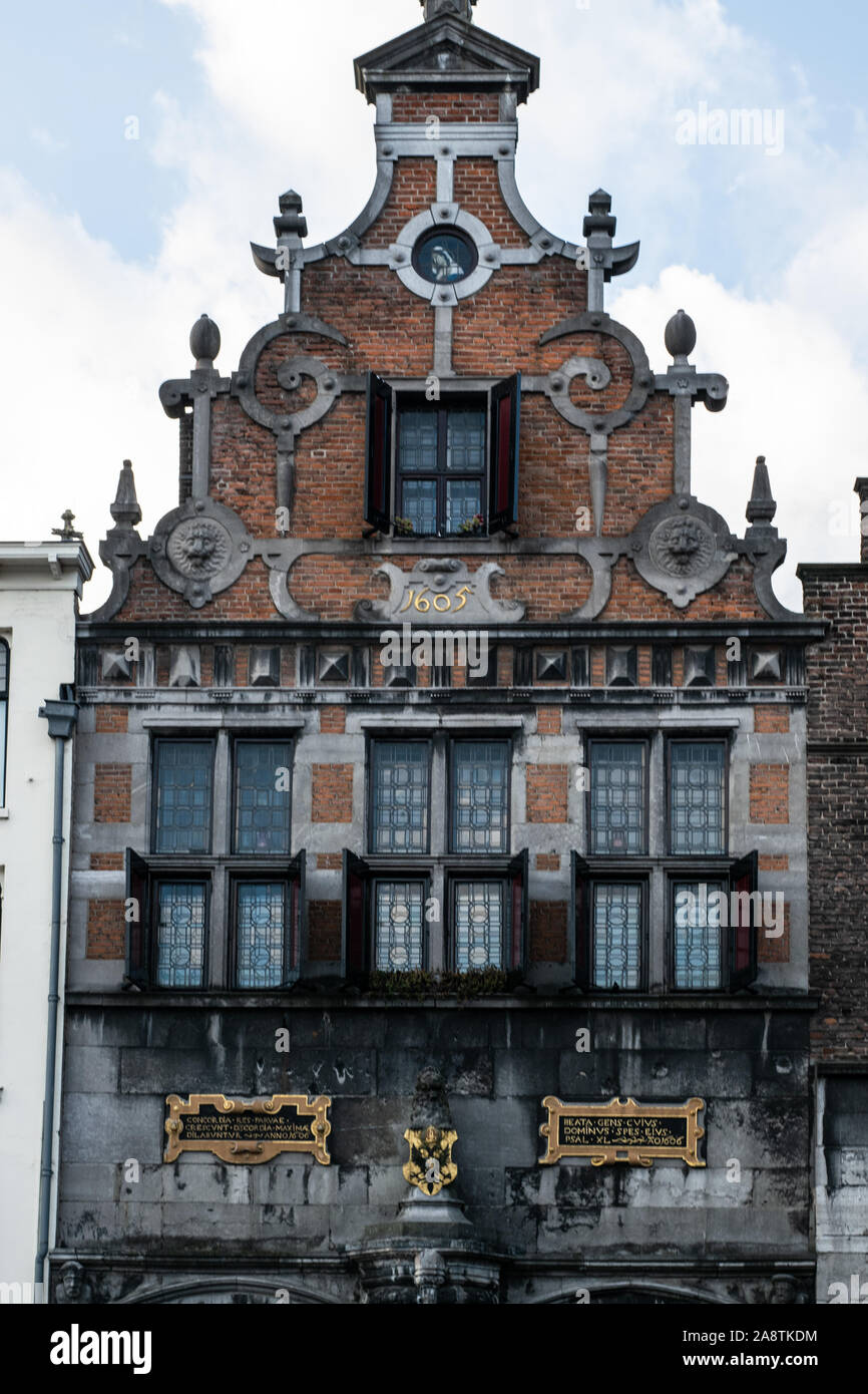 Mittelalterliche Gebäude am Grote Markt in der niederländischen Stadt Nijmegen, Gelderland Stockfoto