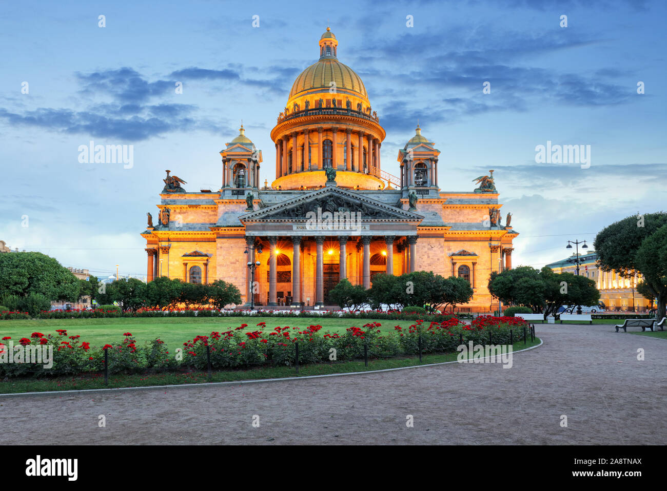 Sankt Petersburg - Isaak Kathedrale bei Nacht, Russland. Stockfoto