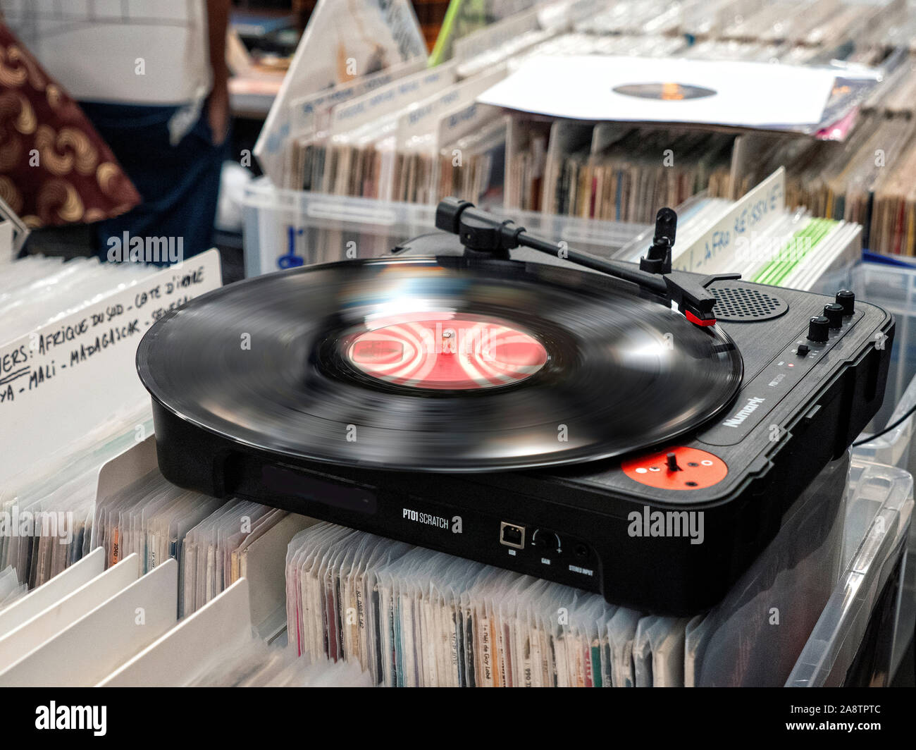 Paris liebt Vinyl Sammler Rekord in Paris Frankreich 10/11/2019 Stockfoto