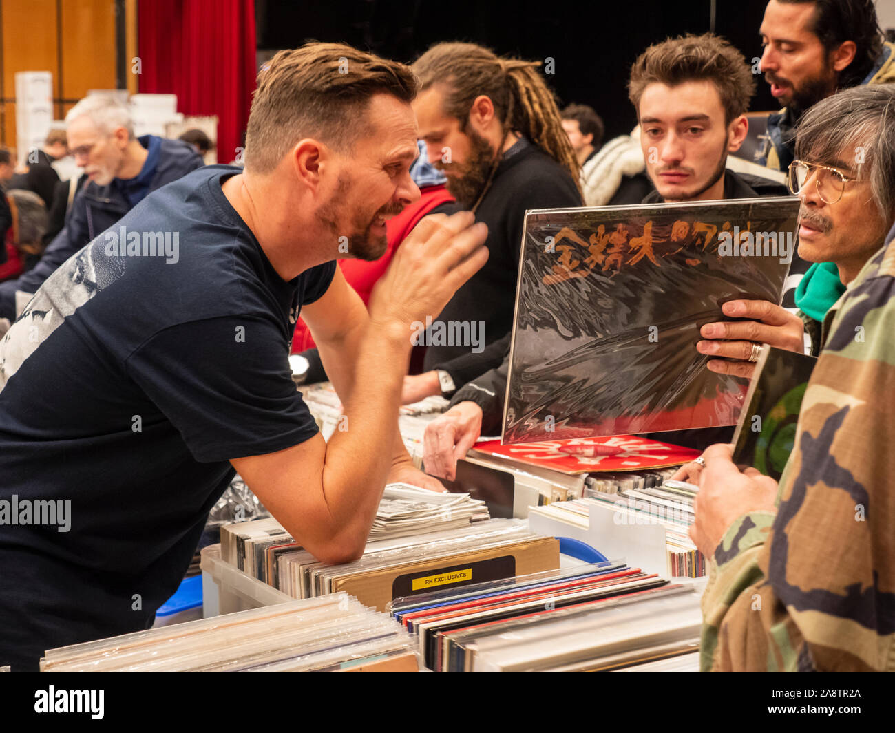 Paris liebt Vinyl Sammler Rekord in Paris Frankreich 10/11/2019 Stockfoto