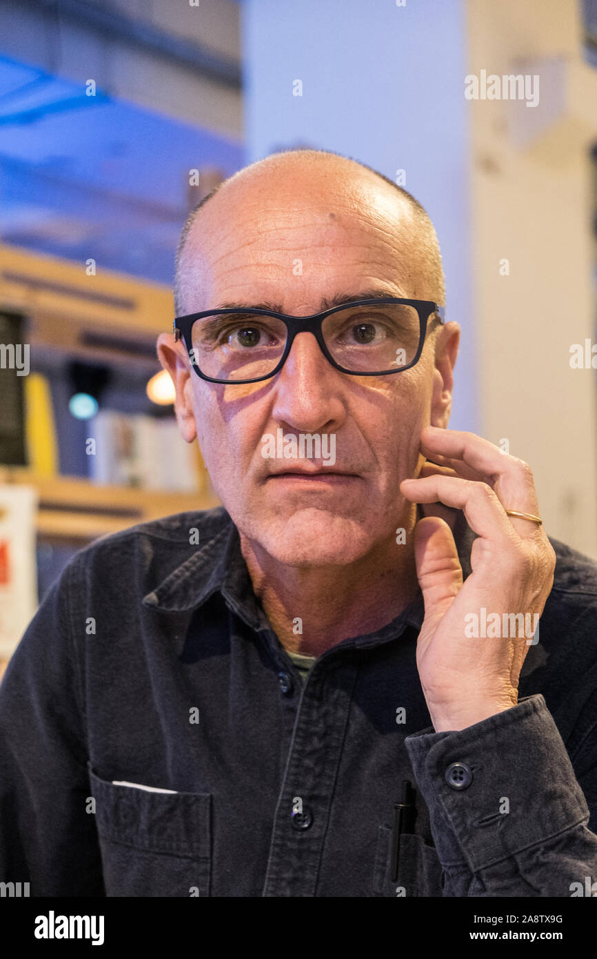 Schriftsteller und Filmproduzent Leonardo Fasoli darstellt, wenn italienischen Festival an der Basis Milanofilm Teekocher Stockfoto