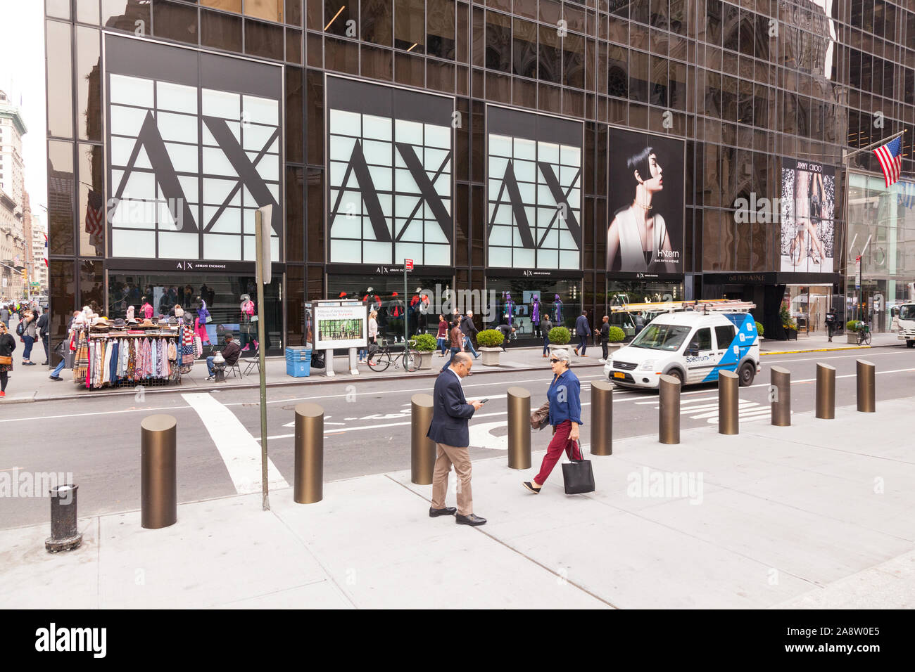 Armani AX Store in der Fifth Avenue, Manhattan, New York City, New York, United States, USA Stockfoto