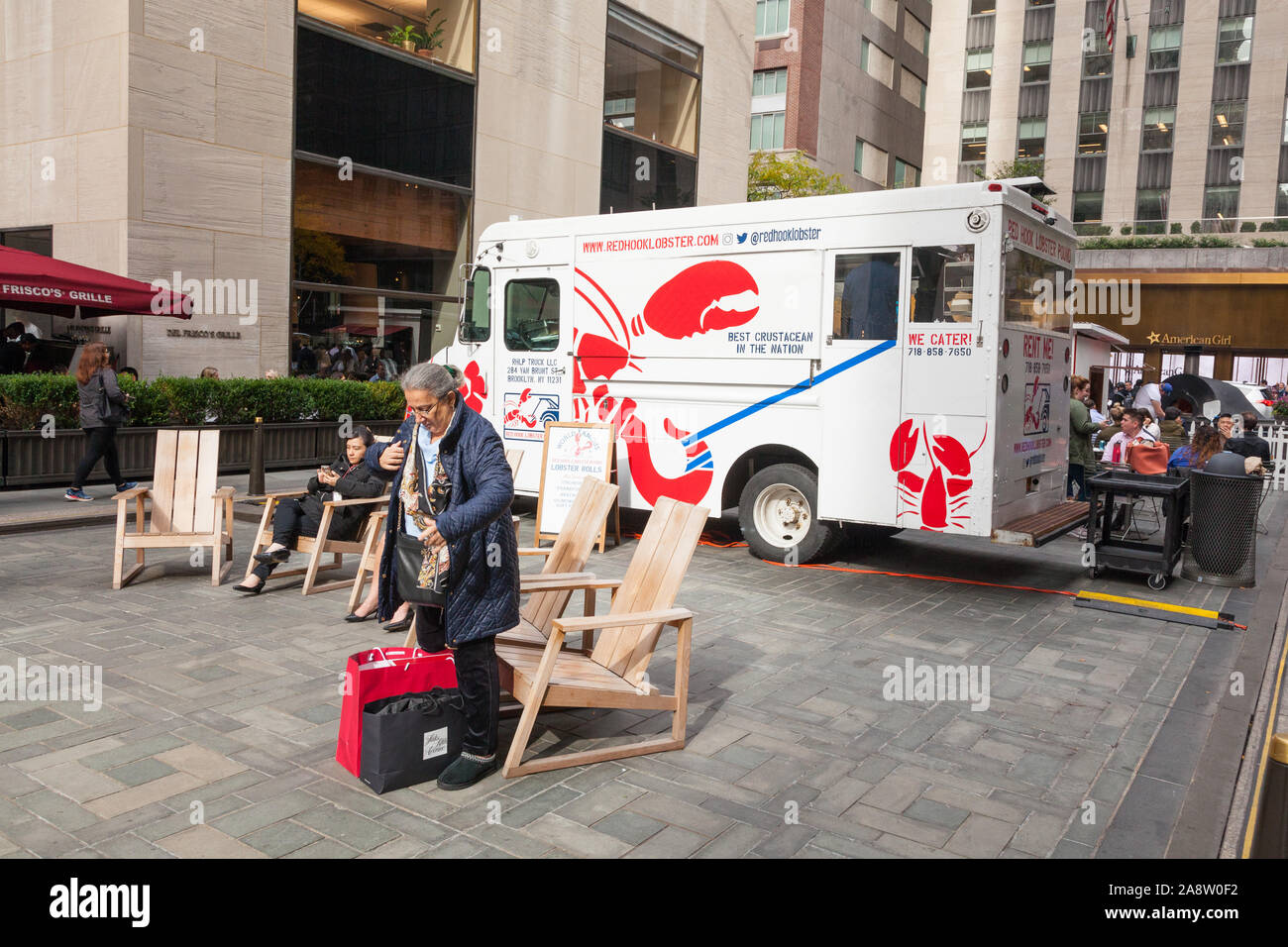 Red Hook Hummer essen Lkw am Rockefeller Center, Manhattan, New York City, Vereinigte Staaten von Amerika. Stockfoto