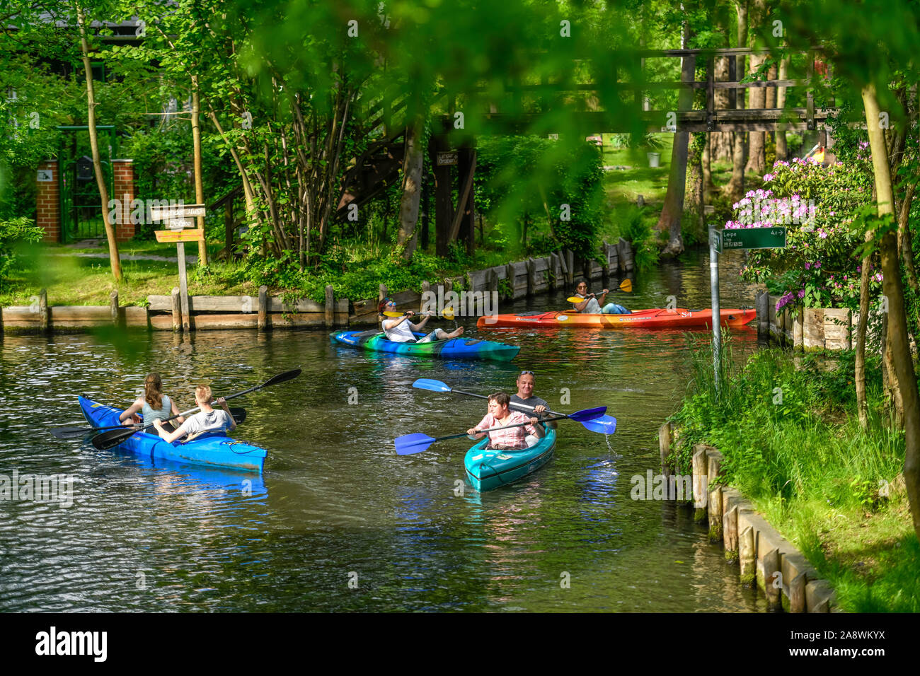 Paddelboote, lehder Fließ, Lehde, Lübbenau, Spreewald, Brandenburg, Deutschland Stockfoto