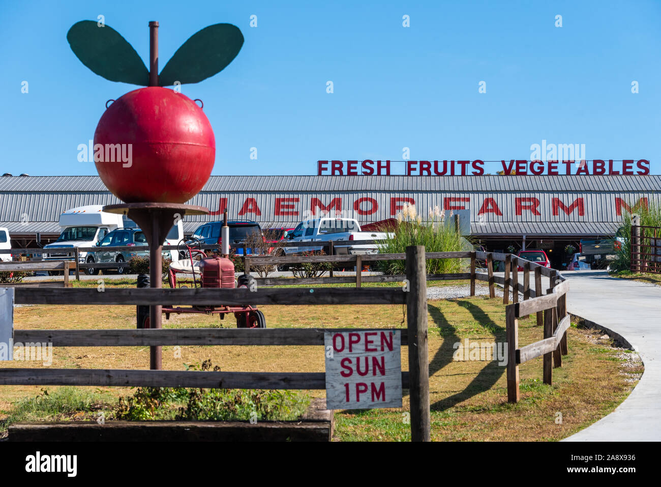 Jaemor Farmen am Straßenrand Markt ist ein beliebtes Reiseziel mit frischem Obst und Gemüse an Einheimische und Touristen im Nordosten von Georgia. (USA) Stockfoto
