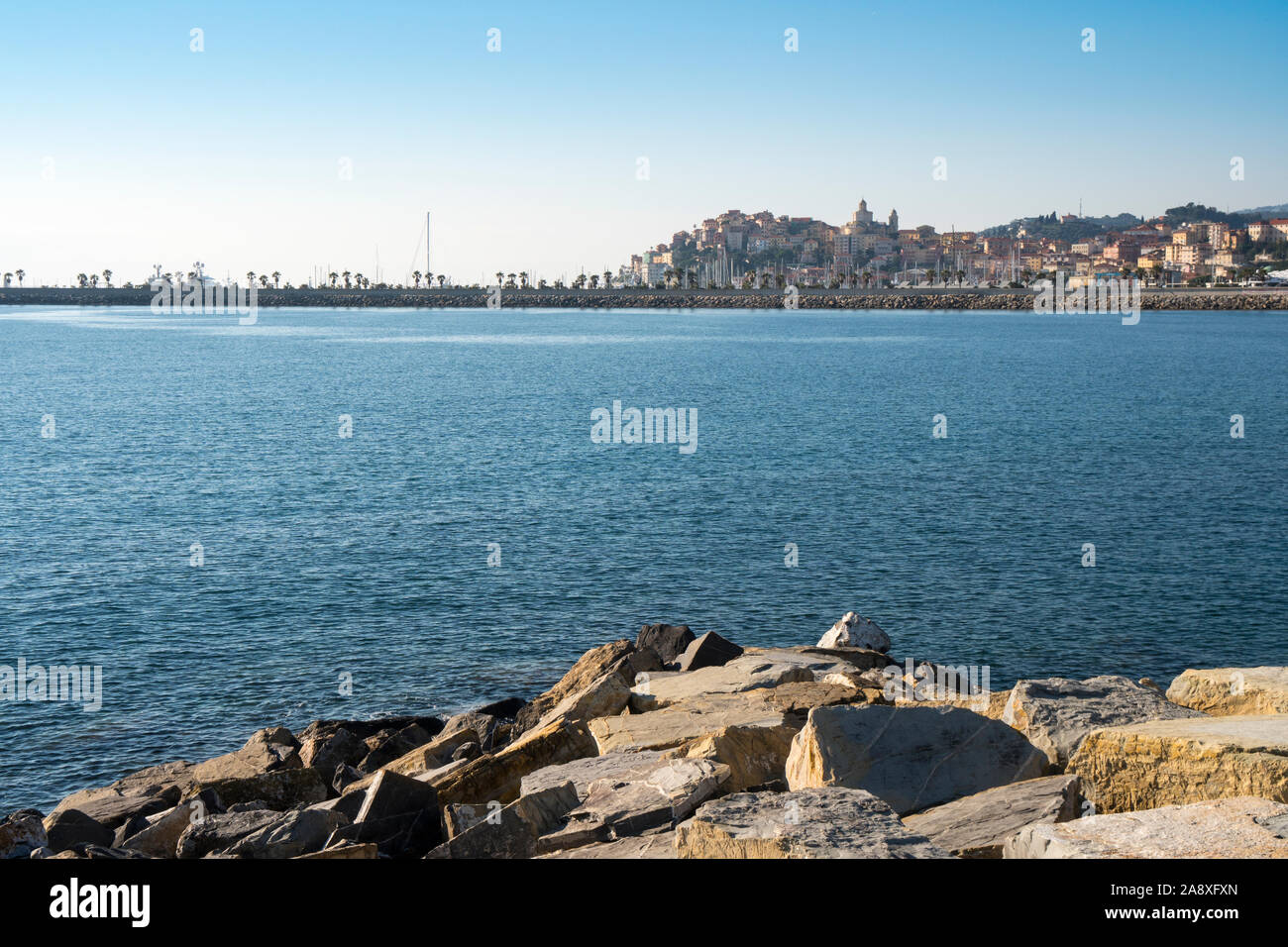 Landschaft von Porto Maurizio an der italienischen Riviera in der Nähe von Imperia, Ligurien, Italien Stockfoto